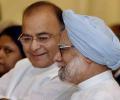 Jaitley hits back at Manmohan Singh; asks him to be 'non-partisan'