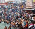 Makar Sankranti draws lakhs to banks of Ganga