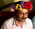Kejriwal wore flowers on his head and Twitter went mad