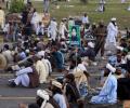 Even after govt warning Qadri supporters refuse to end Islamabad stand-off