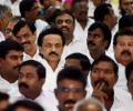 Jaya breaks the ice, assures no disrespect during swearing-in