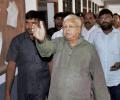 Nitish asks partymen to keep mum on Lalu's CBI raids