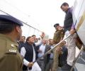 Akhilesh stopped at airport, SP workers clash with police