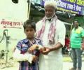 Bihar boy fractures left hand, doc casts plaster on right