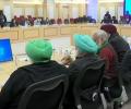 Govt meets farmer groups to break deadlock over agri laws