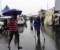 Overnight downpour, biting cold fail to deter protesting farmers