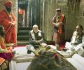 Modi offers prayers at Kedarnath temple