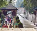 Yeh Hai India: Record Tourists In Kashmir