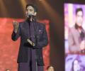 Kumar Vishwas's 'Ramayana' dig at Shatru, Sonakshi