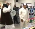 Congress leaders pay last respects to Manmohan Singh at AICC HQ