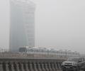 Dense fog delays over 100 flights at Delhi airport