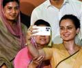 Kangana's Selfie In Session