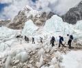 Hiker dies, hundreds stranded on Everest after blizzard