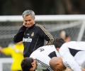 Mourinho to face disgruntled Real Madrid fans alone