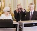 The Queen goes 3D for Olympics tribute