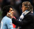 Mancini accepts Tevez apology