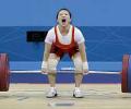China's Wang eases to victory in 48kg lift