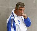 Smoking helps me think, says Greece coach Santos