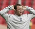 Rooney returns to lead United attack against Spurs