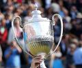 Murray recovers to win Queen's title