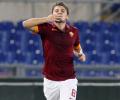 Serie A: Ten-man Roma stage dramatic fightback