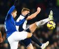 EPL: Mirallas penalty miss extends dismal Everton run
