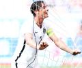 Wambach offers 'biggest apology' for referee comments