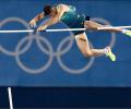 Record-creating Da Silva soars to dramatic pole vault gold
