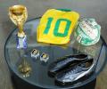 Pele to donate auction money to Santos, charity