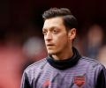 German Soccer Star Mesut Ozil Prays For India's Muslims