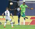 ISL: 10-man East Bengal hold Chennaiyin to draw