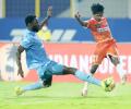 ISL semis: FC Goa, Mumbai play out draw in first leg