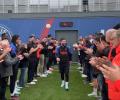 PSG Teammates Give Messi Guard Of Honour