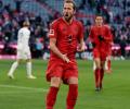 Kane makes HISTORY in Bayern's wild win over Kiel