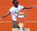 What just happened at Roland Garros centre court?