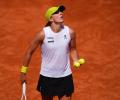 Collins ends Swiatek's title defence in Rome