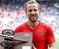 PIX: Record-breaking Kane crowned Bundesliga's top scorer