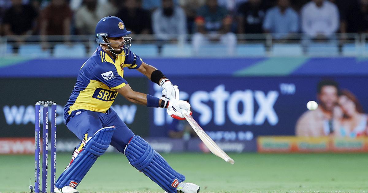 Sri Lanka skipper, pacer return home from Pakistan