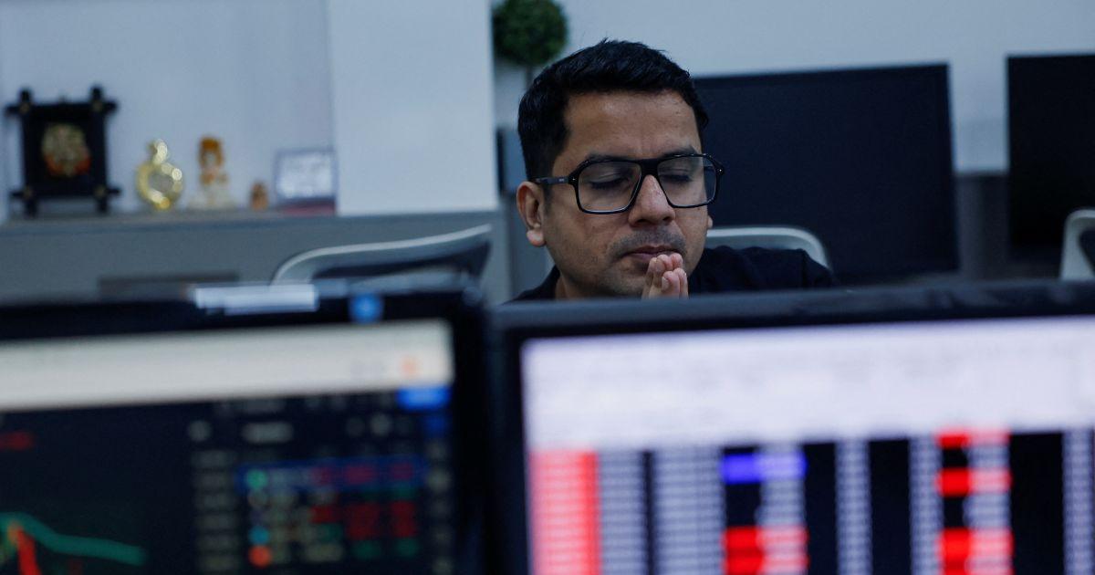 Sensex ends down 314 points due to selling in IT and auto shares