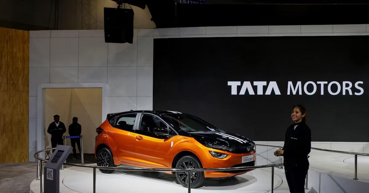 Tata Motors Q2 net loss at Rs 867 cr; revenue at Rs 18,585 cr