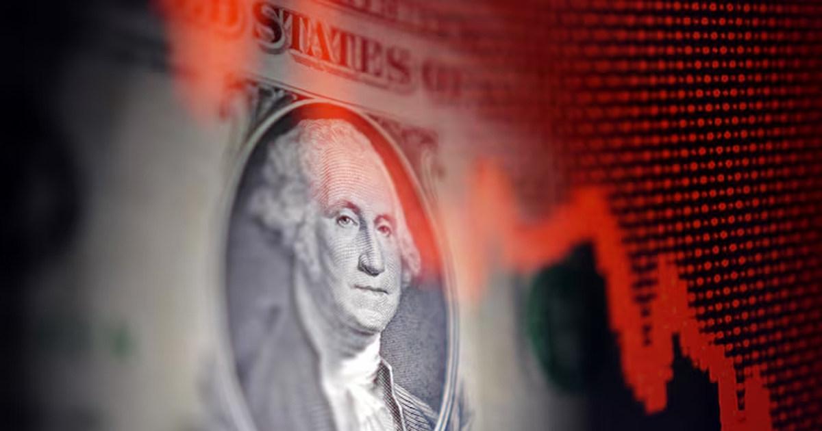 India's forex reserves decline $4.47 bn to $688 bn