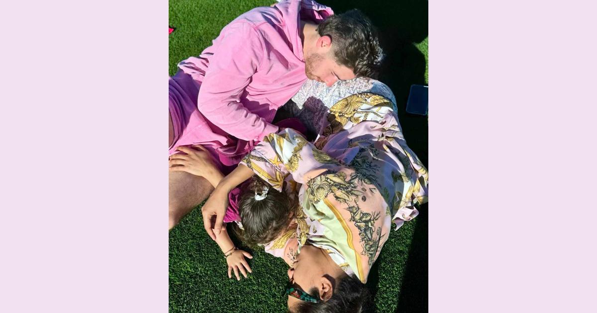 Priyanka’s Thanksgiving Celebrations – Films op Rediff.com Priyanka’s Thanksgiving Celebrations – Films op Rediff.com