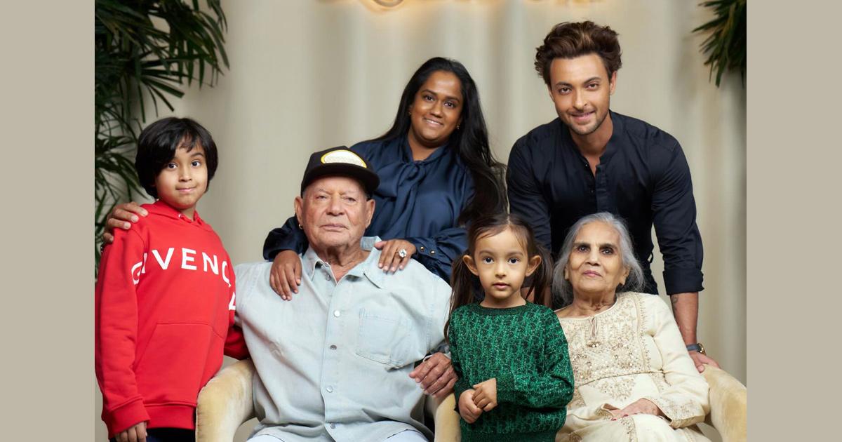 Arpita a Salim Khan: ‘El papá más feliz del 90 cumpleaños’