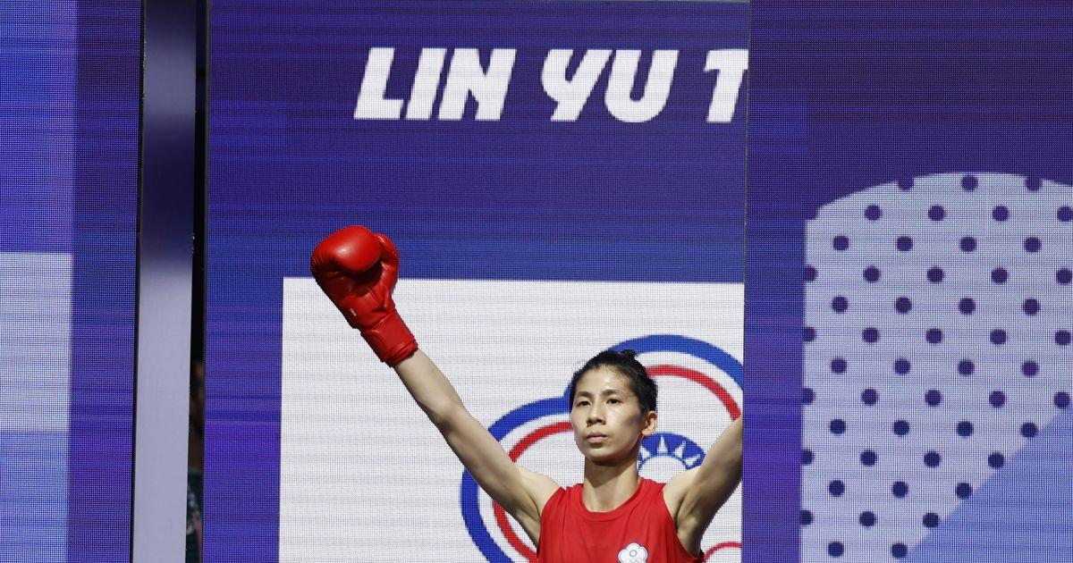 Boxer cleared after gender row, set to return