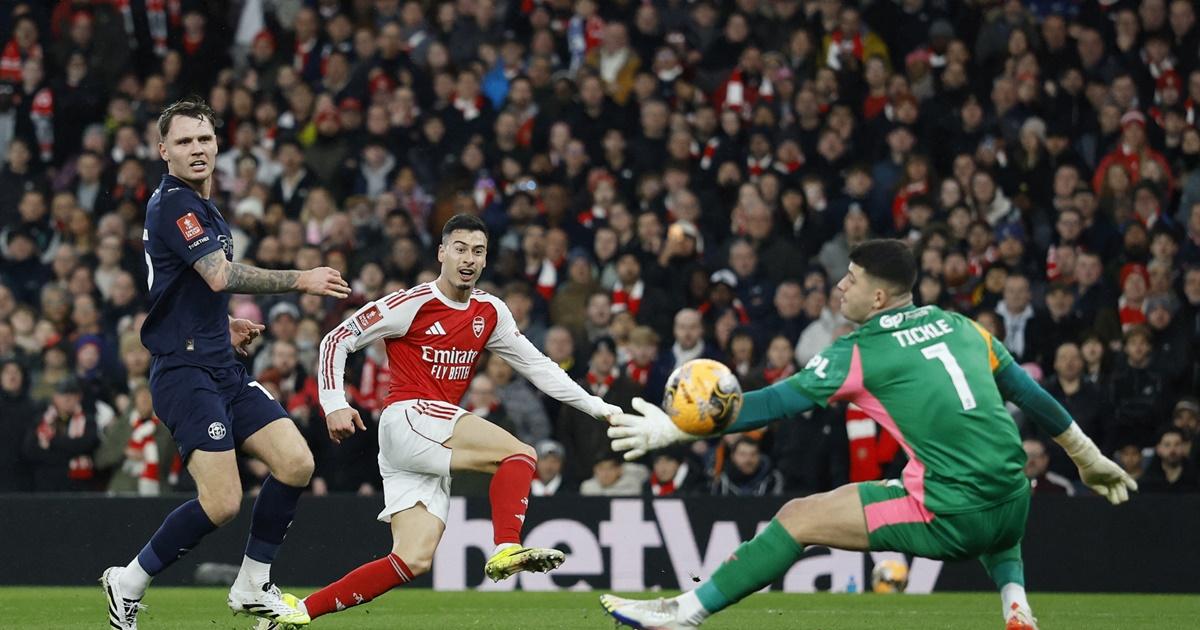FA Cup: Arsenal cruise, Leeds survive shoot-out
