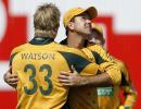 Australia sneak past India in thrilling finish