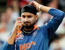 Harbhajan punches lensman at Bangalore airport