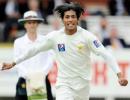 Trott, Broad rally England after Amir devastates