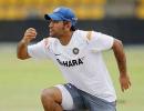 Dhoni survives injury scare ahead of 3rd ODI