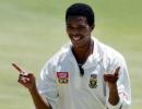 Ntini replaces Whatmore as Zimbabwe coach ahead of India series